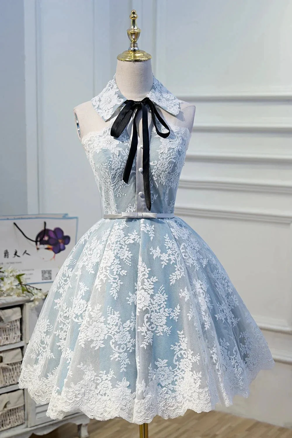 Cute Halter Homecoming Dresses with Lace Appliques - Image 4