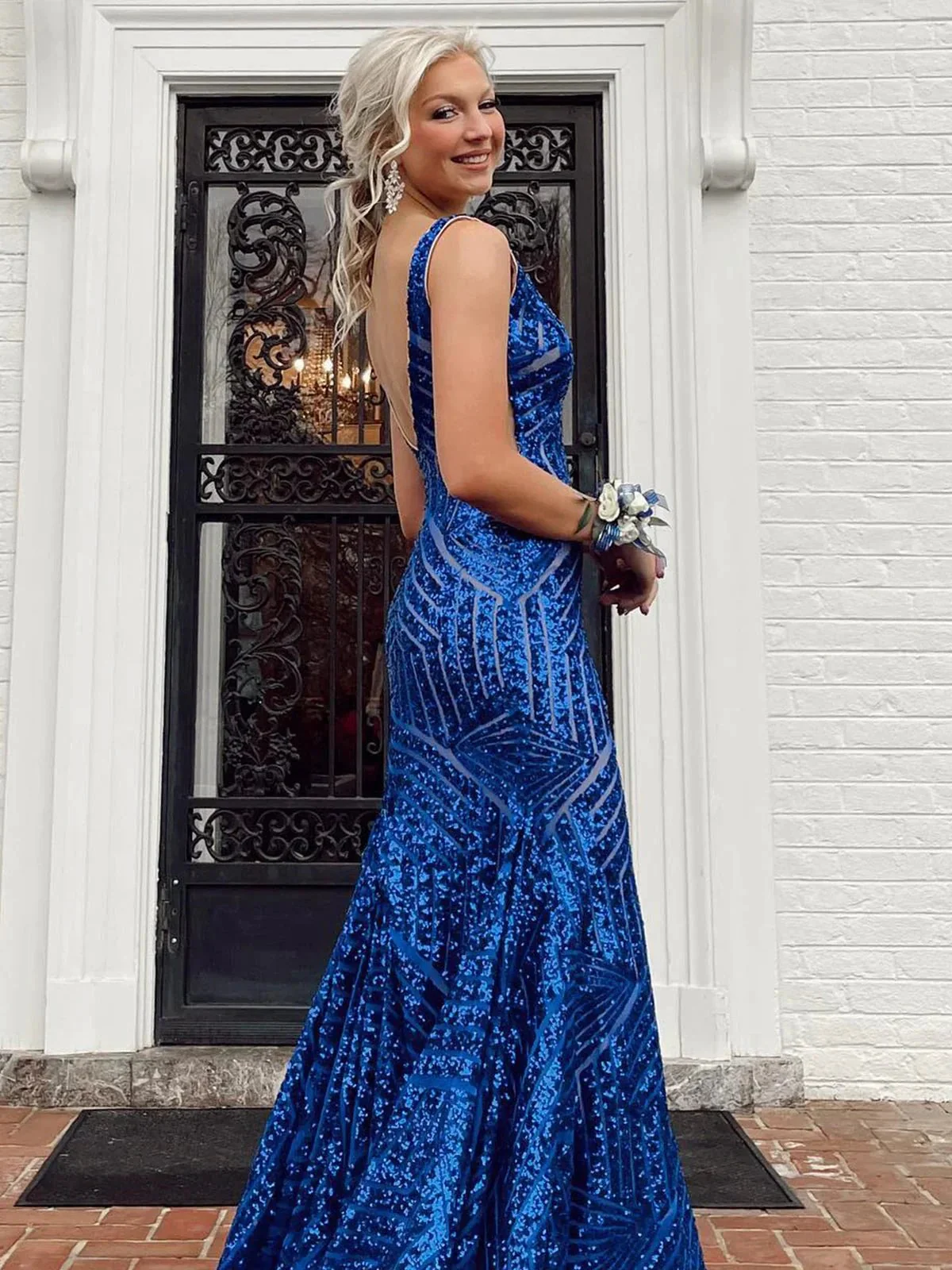 Nina |Deep V Neck Pink Sequins Mermaid Long Prom Dress - Image 13