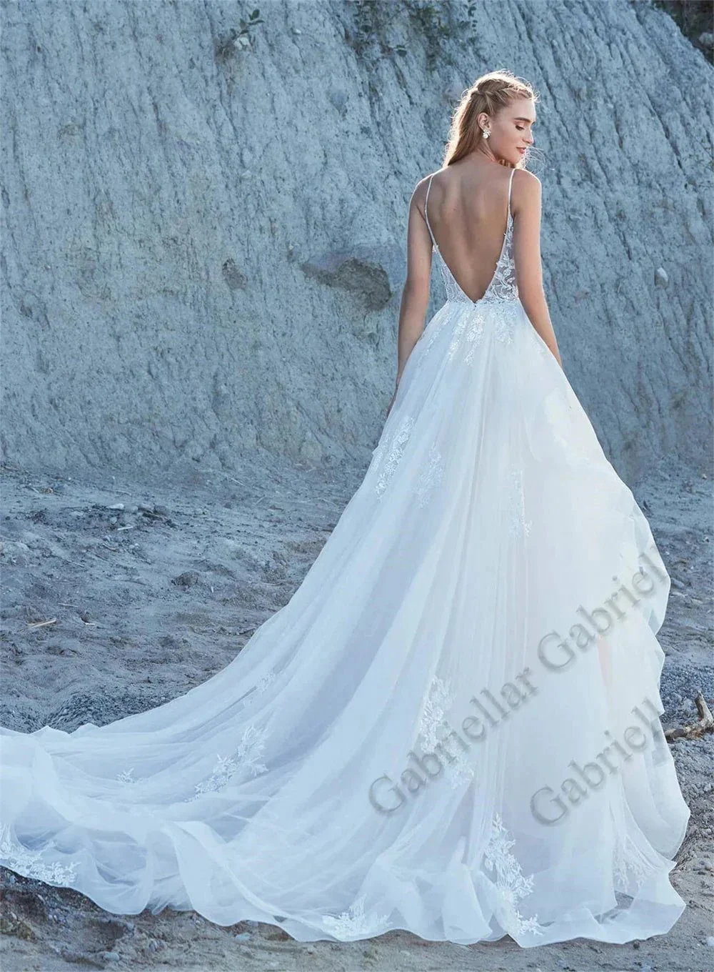 Delicate Ruffled Spaghetti Straps Wedding Dresses V-neck Appliques A-line Wedding Gowns Abito Da Sposa Customer Made - Image 2
