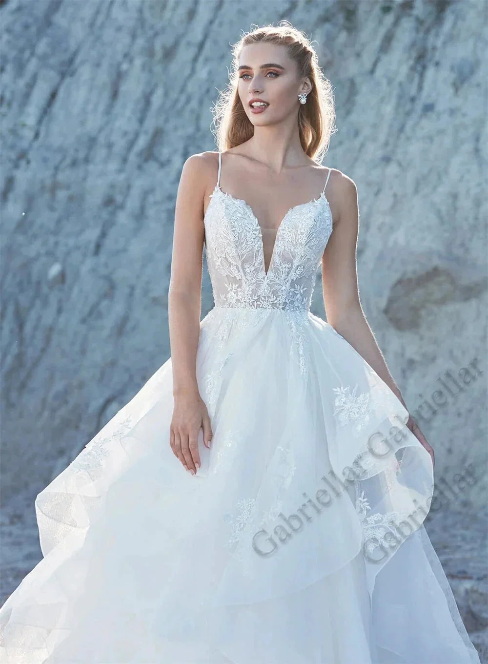 Delicate Ruffled Spaghetti Straps Wedding Dresses V-neck Appliques A-line Wedding Gowns Abito Da Sposa Customer Made - Image 3