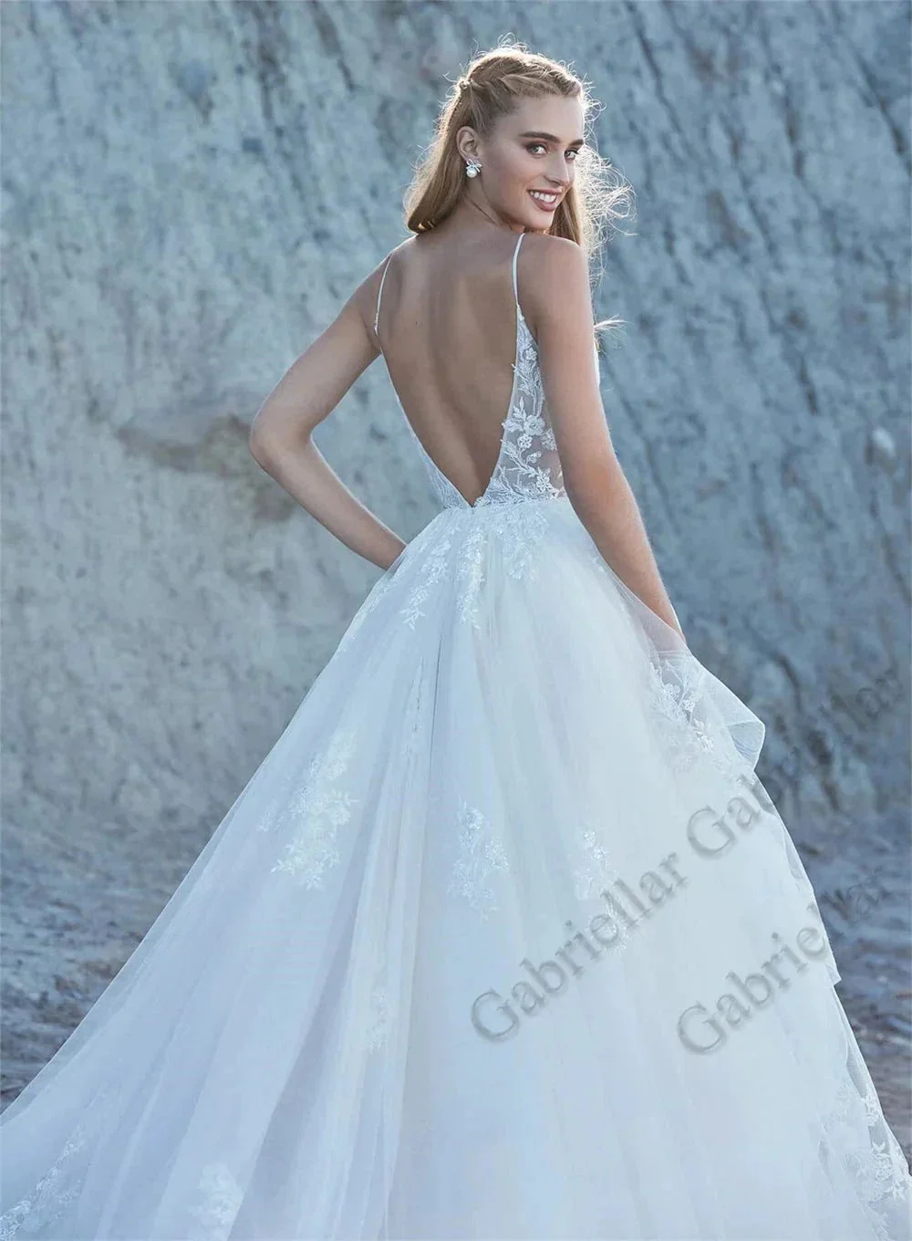 Delicate Ruffled Spaghetti Straps Wedding Dresses V-neck Appliques A-line Wedding Gowns Abito Da Sposa Customer Made - Image 4