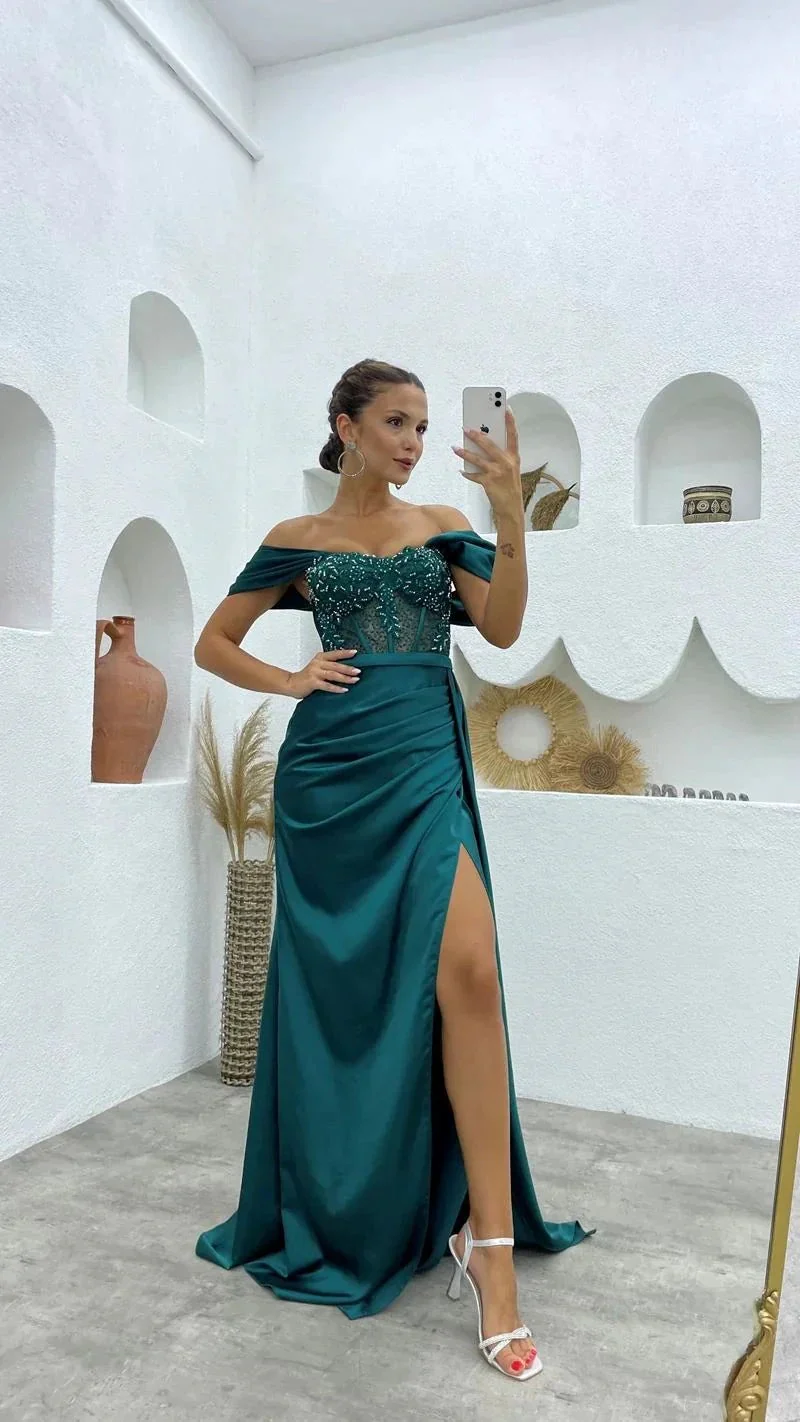 Deluxe Floor Length Off-The-Shoulder Sleeveless Mermaid Satin Prom Dress with Split - Image 3