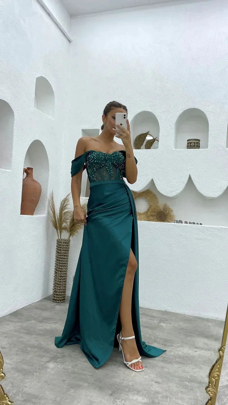Deluxe Floor Length Off-The-Shoulder Sleeveless Mermaid Satin Prom Dress with Split - Image 5