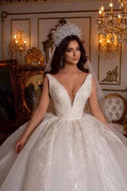 Designer Long A-line V-Neck Sleeveless Appliques Wedding Dress With Lace - Image 3