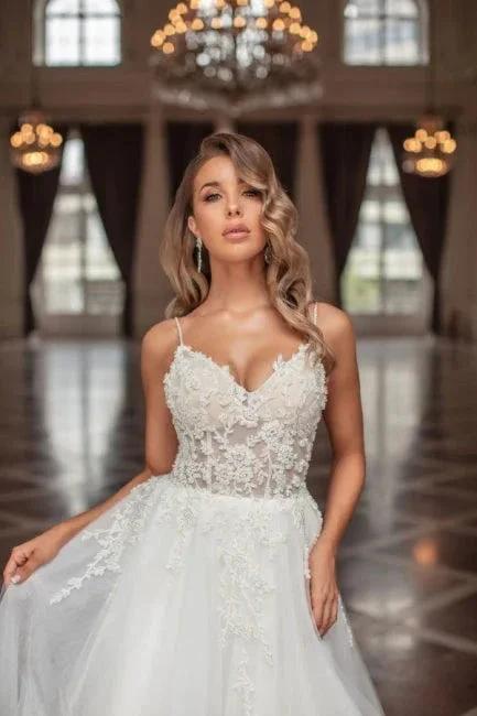 Designer Long A-line V-neck Tulle Sleeveless Wedding Dresses With Lace - Image 3