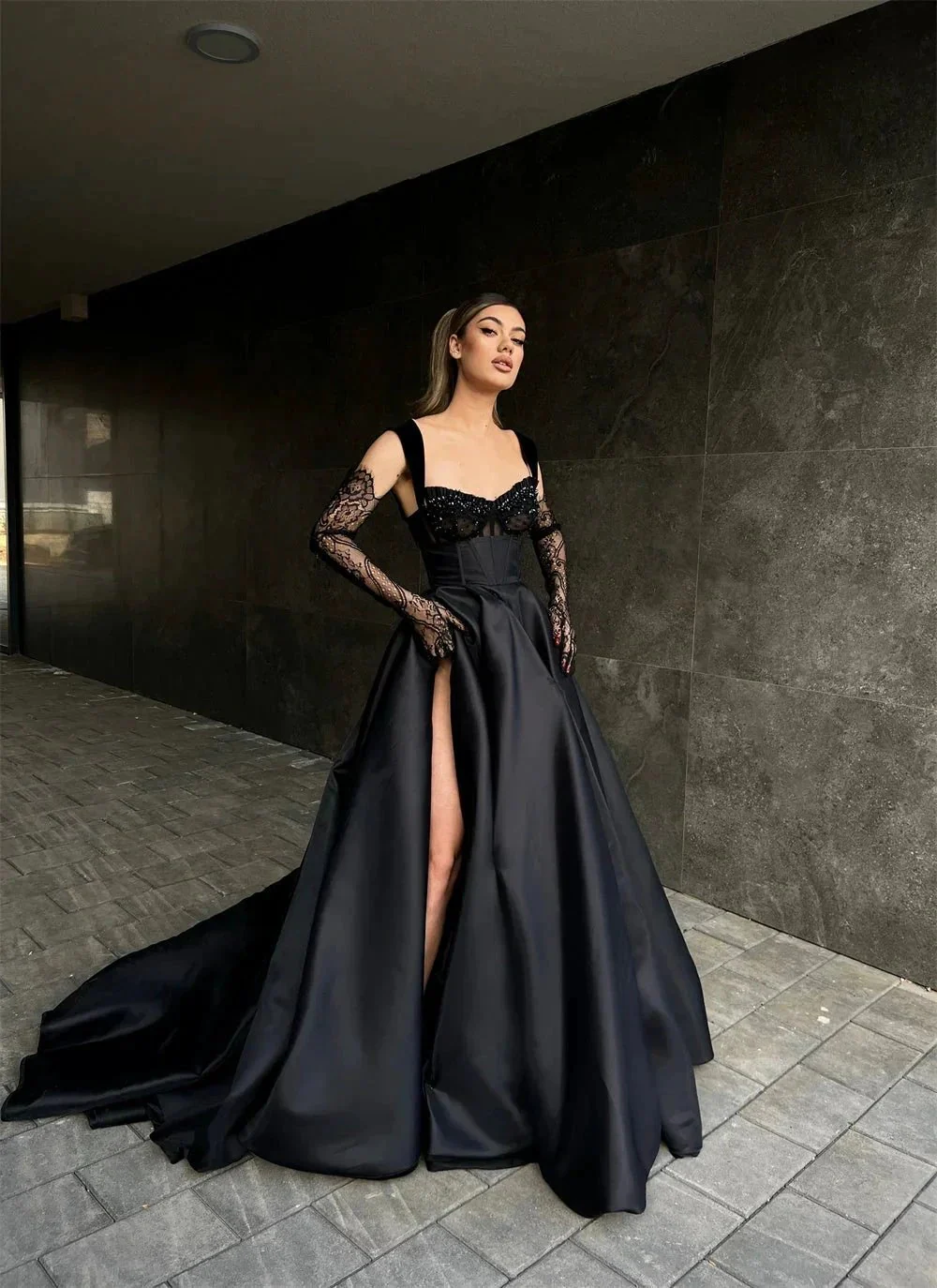 Designer Long Black A-line Lace Sleeveless Prom Dress With Slit - Image 4
