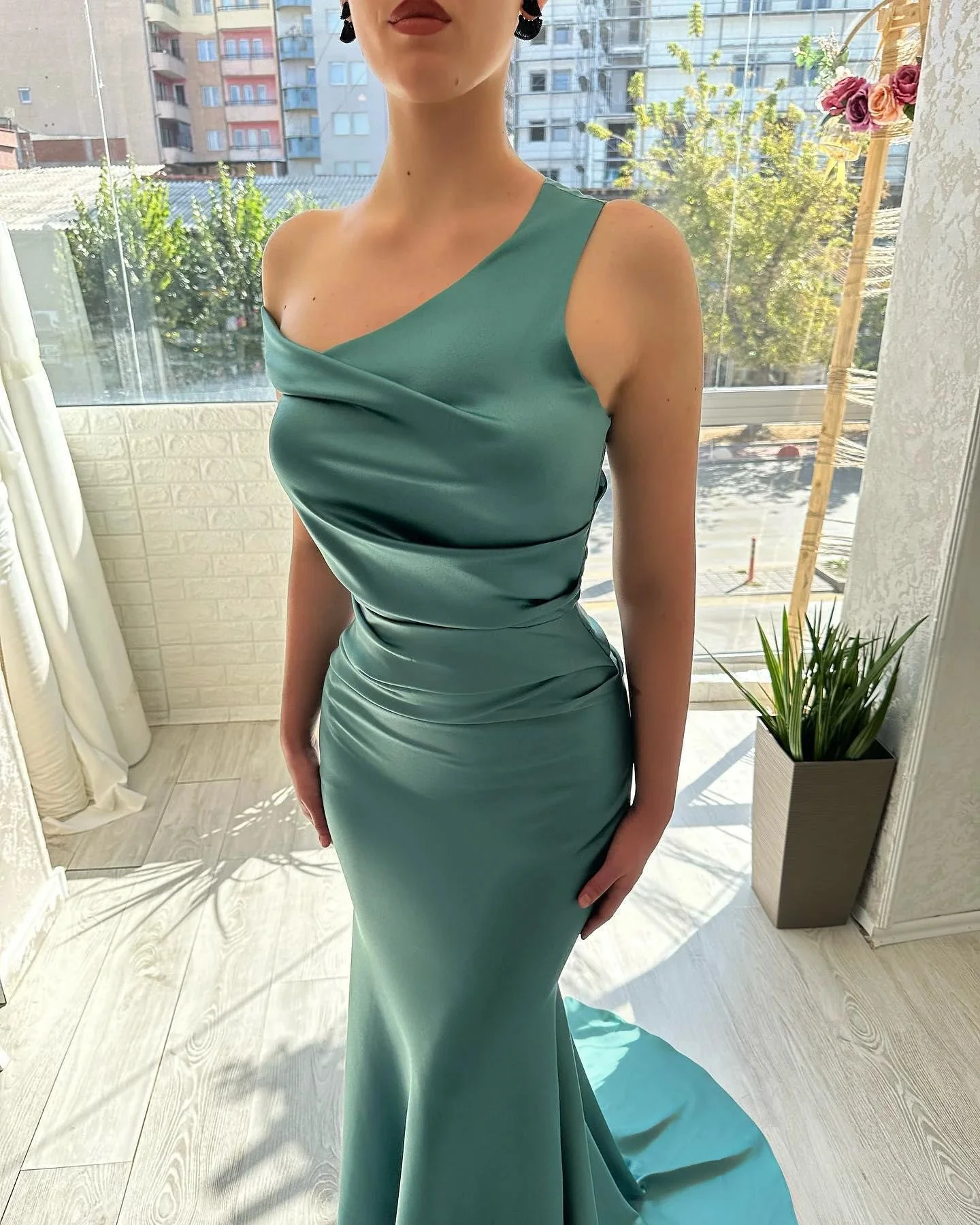 Designer Long Green Mermaid Sleeveless Satin Prom Dress - Image 2