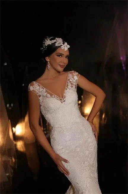 Designer Long V-neck Mermaid Lace Appliques Sleeveless Wedding Dresses - Image 3