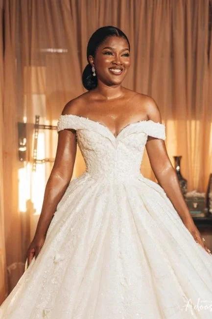 Designer Princess Off-the-shoulder A-line Wedding Dresses With Lace - Image 3