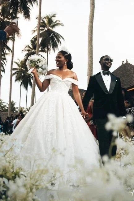 Designer Princess Off-the-shoulder A-line Wedding Dresses With Lace - Image 5