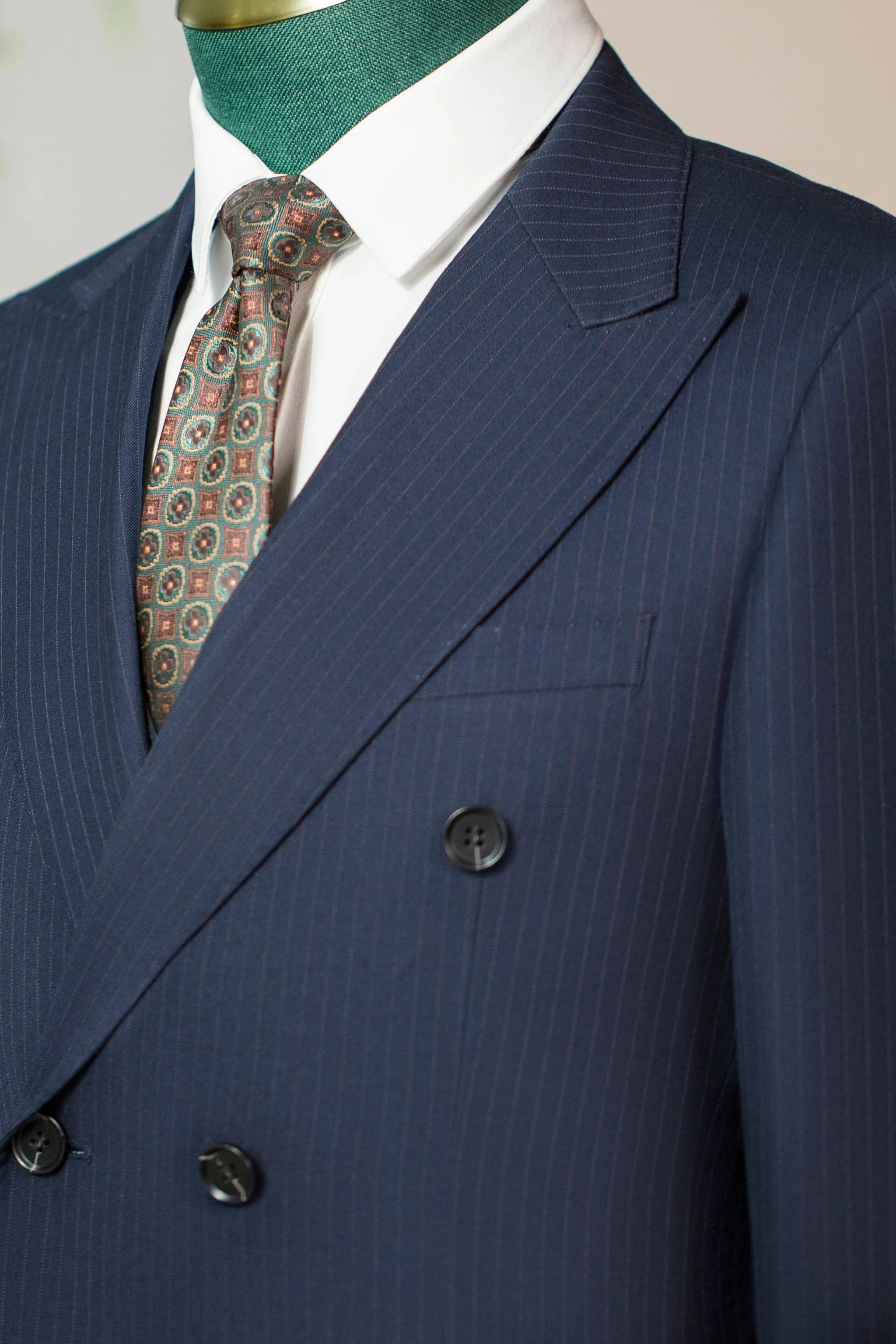 Double-Breasted Pinstripe Navy Wool Formal Suit for Groom and Business - Image 4