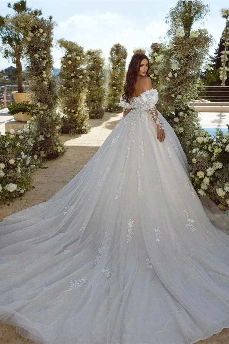 Elegant A-line Appliques Lace Sweetheart Tulle Wedding Dress With Long Sleeves - Image 2