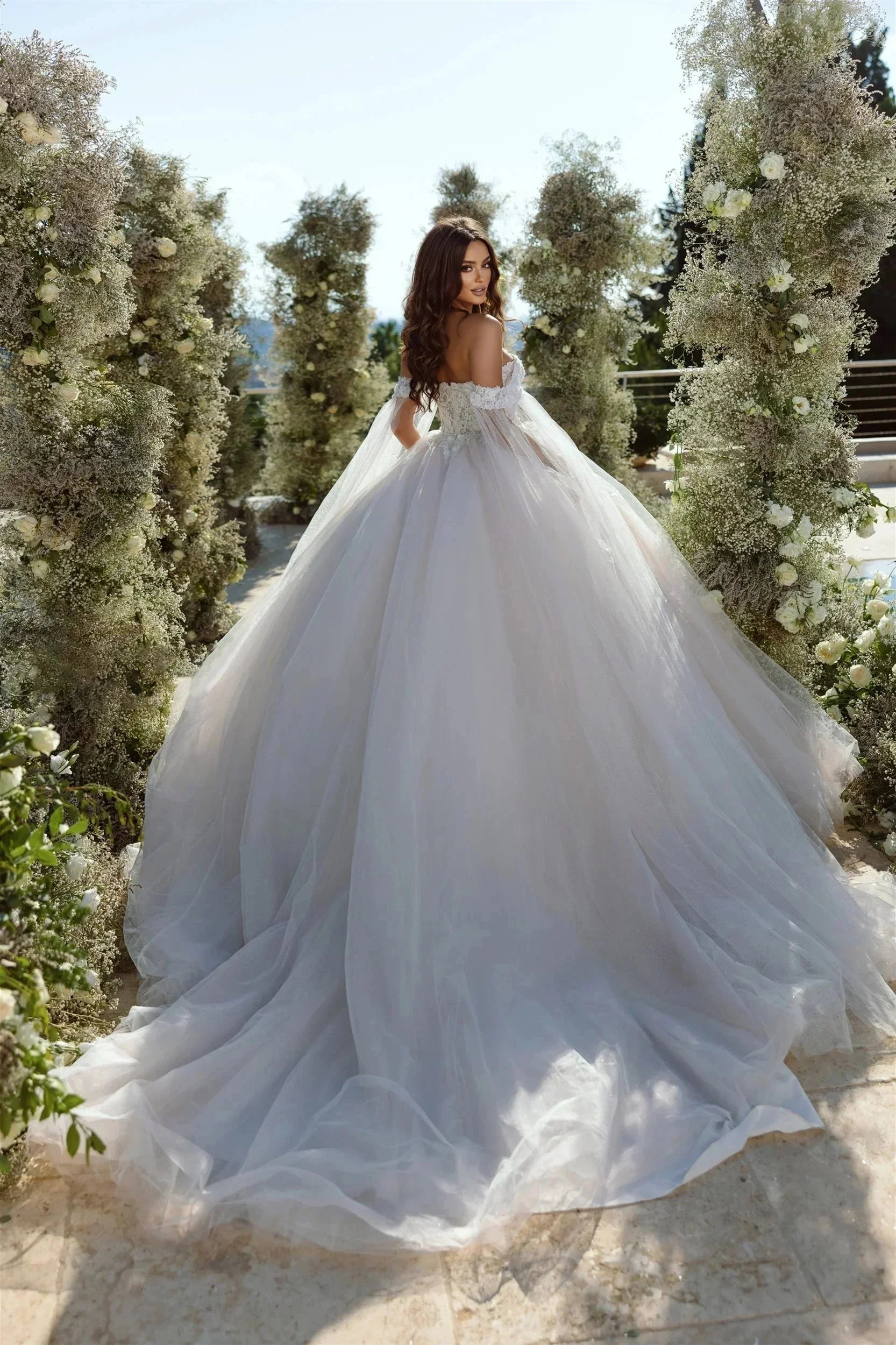 Elegant A-line Off-the-shoulder Tulle Lace Appliques Wedding Dress - Image 2