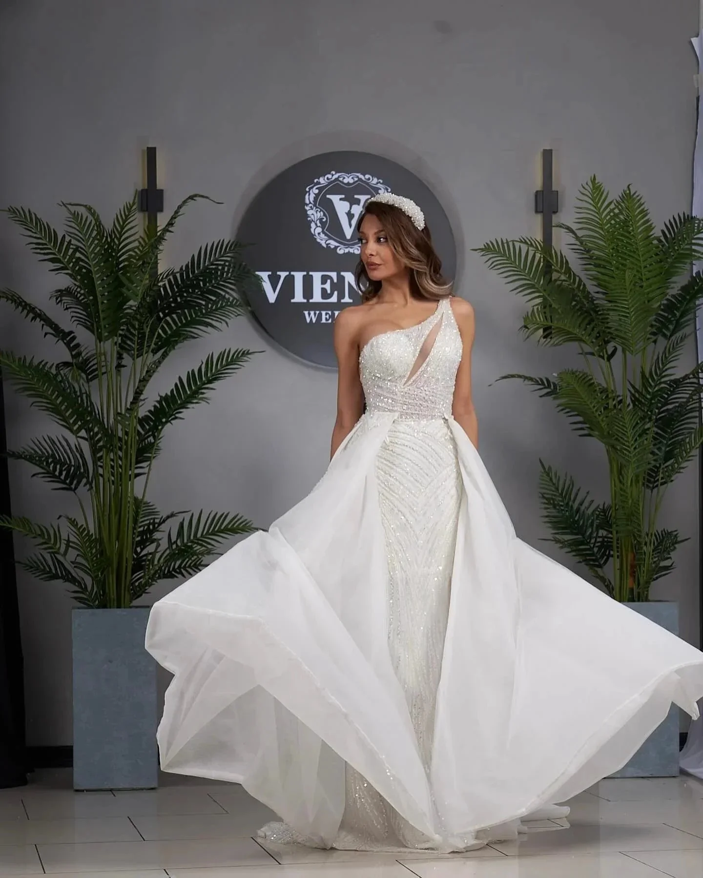 Elegant A-line One Shoulder Sleeveless Appliques Tulle Wedding Dress Woman - Image 3