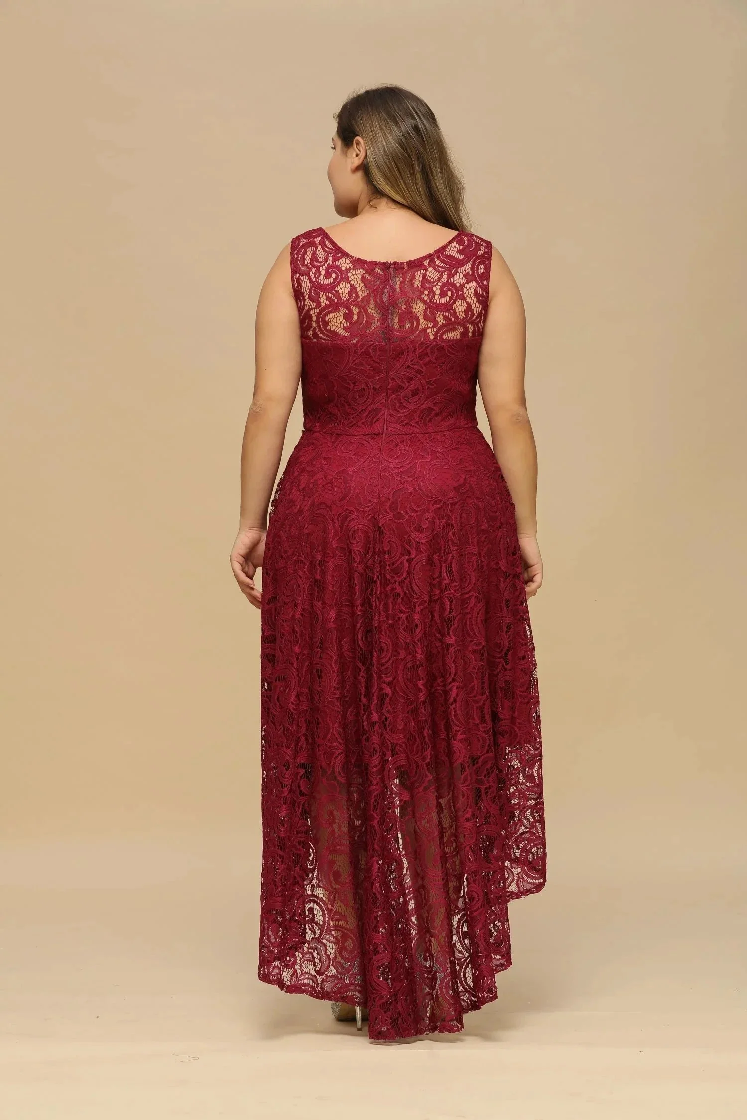 Elegant A-Line Scoop Sleeveless Lace Bridesmaid Dress - Image 2