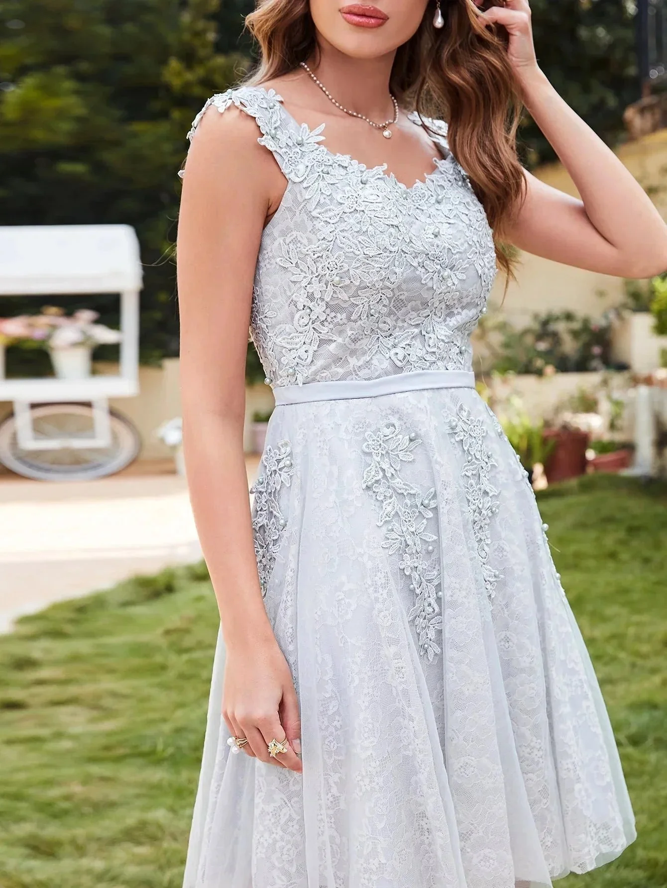 Elegant A-Line Scoop Sleeveless Lace Prom Dresses - Image 4