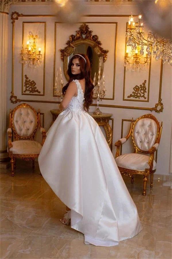 Elegant A-line Short V-neck Sleeveless Wedding Dresses With Lace - Image 3