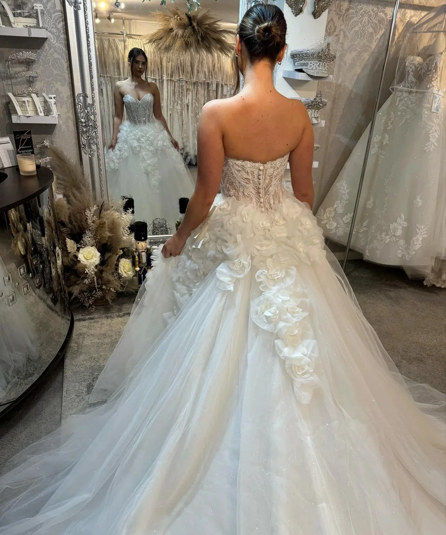 Elegant A-line Strapless Sleeveless Lace Sequined Tulle Wedding Dresses - Image 2