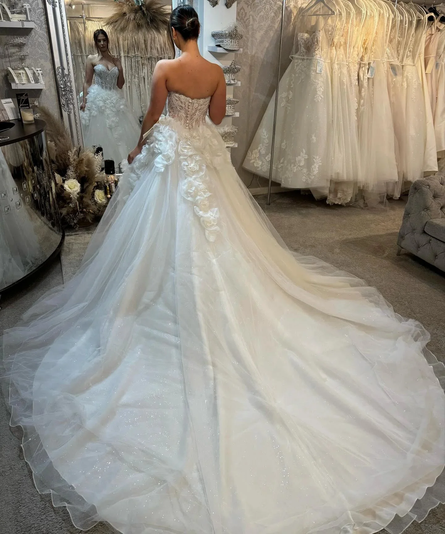 Elegant A-line Strapless Sleeveless Lace Sequined Tulle Wedding Dresses - Image 3