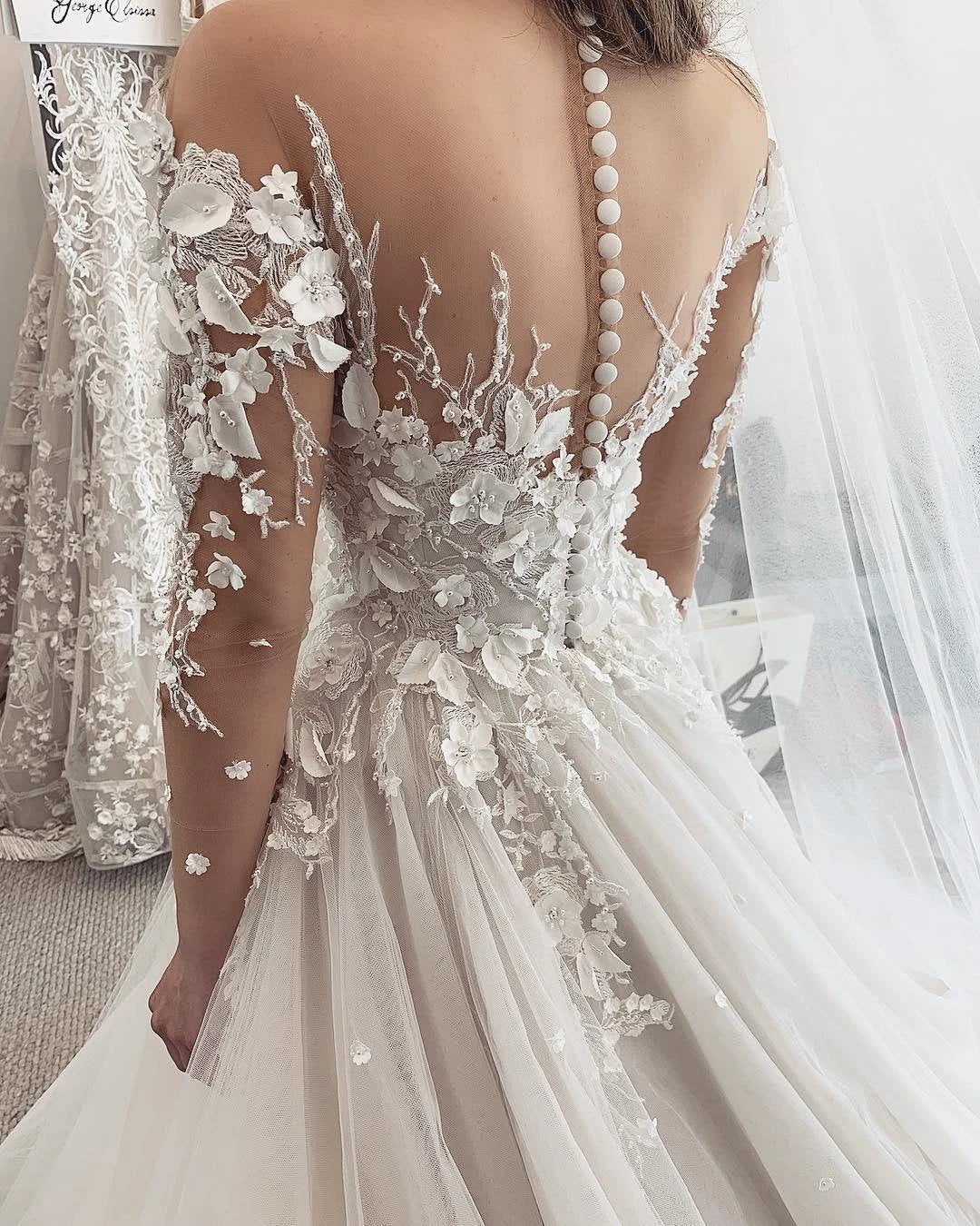 Elegant A-Line Sweetheart Long Sleeve Appliques Lace Tulle Wedding Dress - Image 3