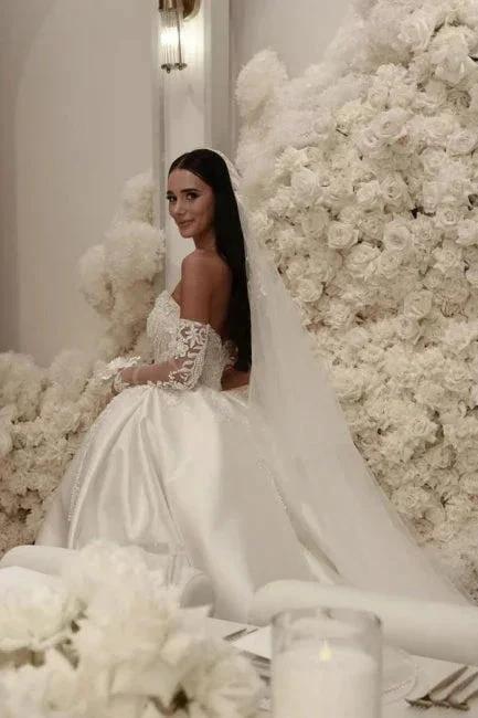 Elegant A-Line Tulle Scoop Sleeveless White Wedding Dress With Appliques - Image 6