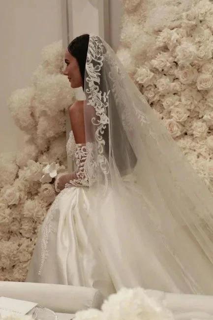 Elegant A-Line Tulle Scoop Sleeveless White Wedding Dress With Appliques - Image 7