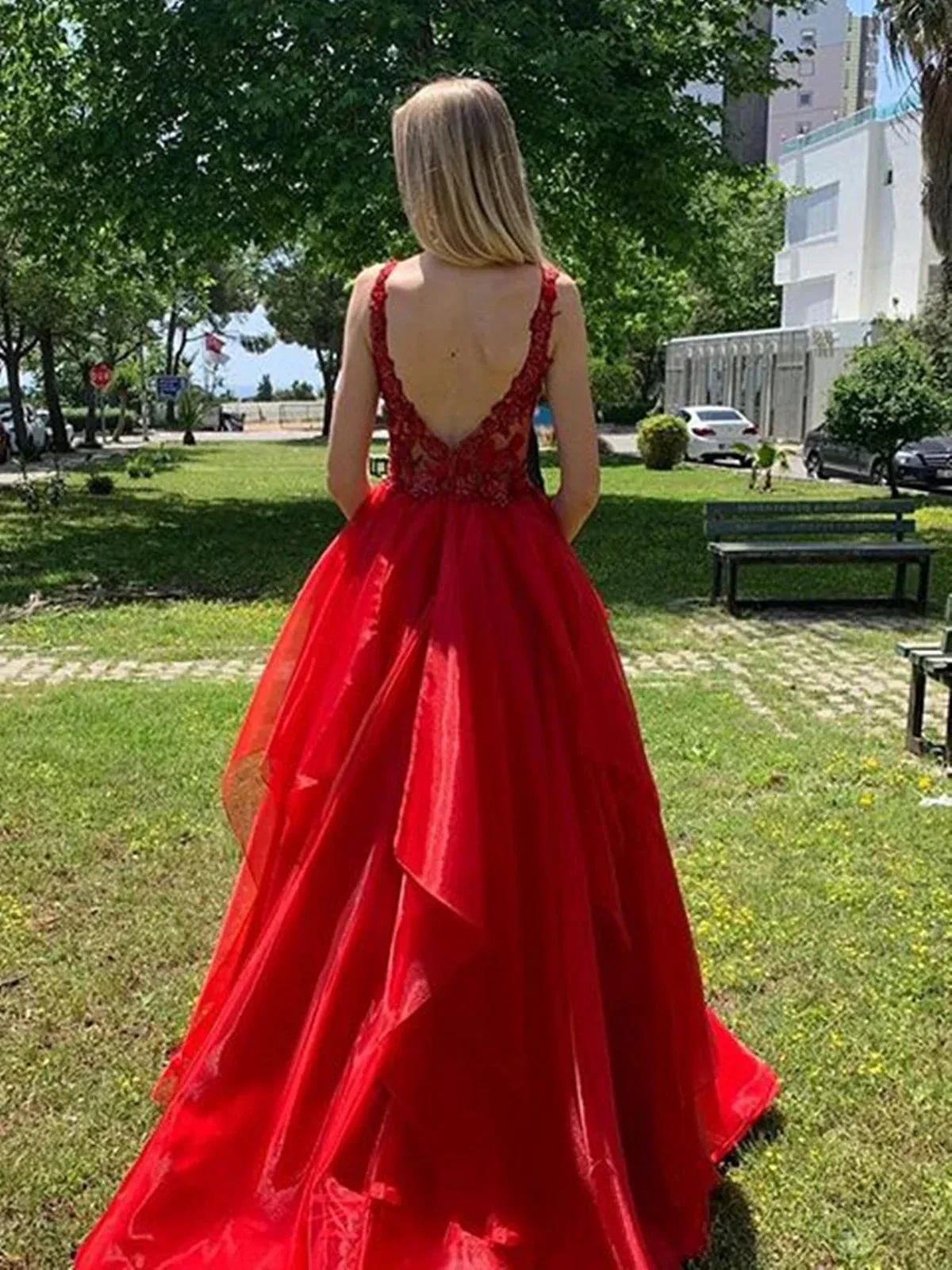 Elegant A-line V Neck Open Back Long Prom Dresses Red Formal Evening Gowns - Image 2