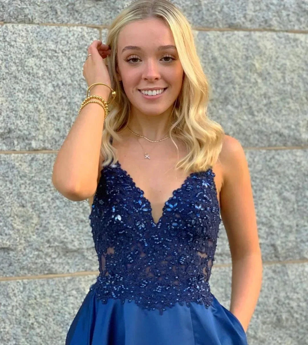 Elegant A-line V-neck Spaghetti Straps Satin Front Slit Prom Dress With Pockets - Image 2