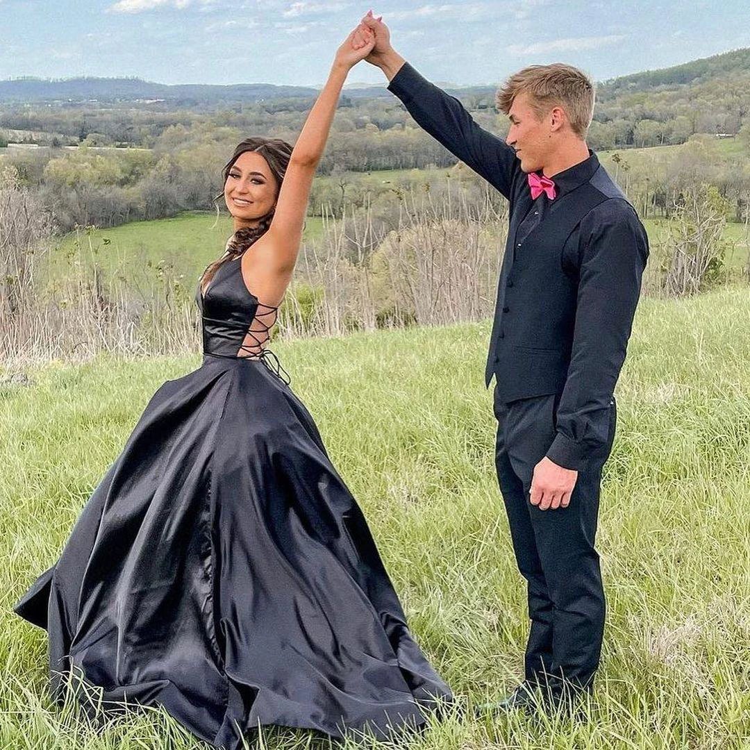 Elegant Black A-line V-neck Long Prom Dresses with Pockets - Image 3