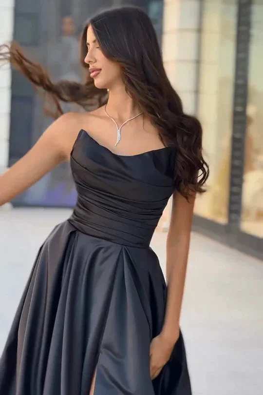 Elegant Black Long A-line Sleeveless Strapless Prom Dress with Slit - Image 4