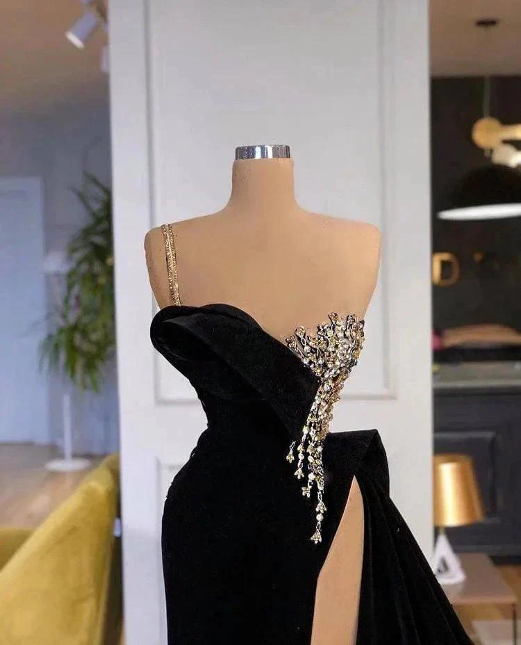 Elegant Black Split Front One Shoulder Prom Dress With Beading - Image 2