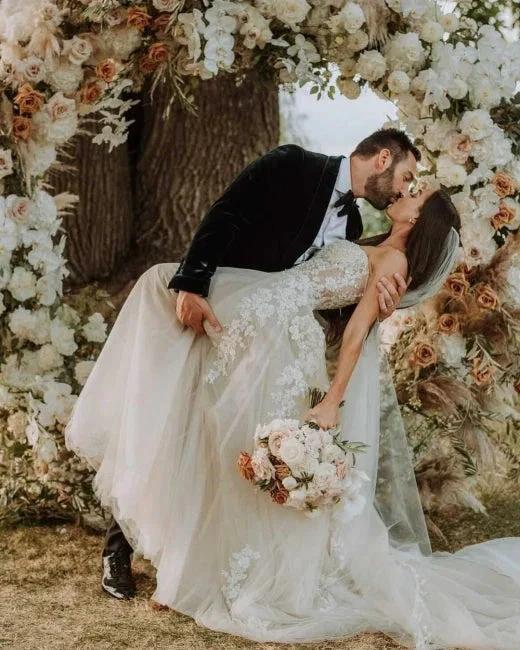 Elegant Boho A-Line Sleeveless Wedding Dresses with Lace - Image 2