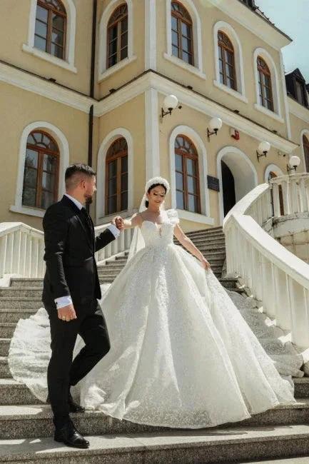 Elegant Designer Beautiful Cream Wedding Dresses A-Line with Lace - Image 2