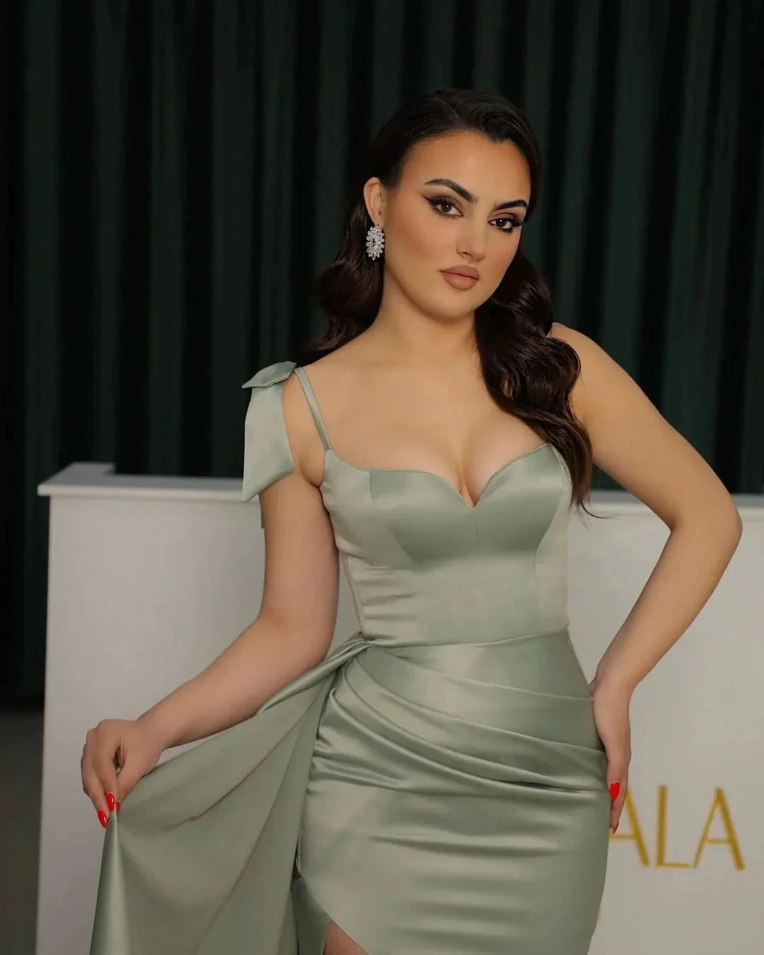 Elegant Dusty Sage Sweetheart Split From Prom Dress with Ruffles - Image 2