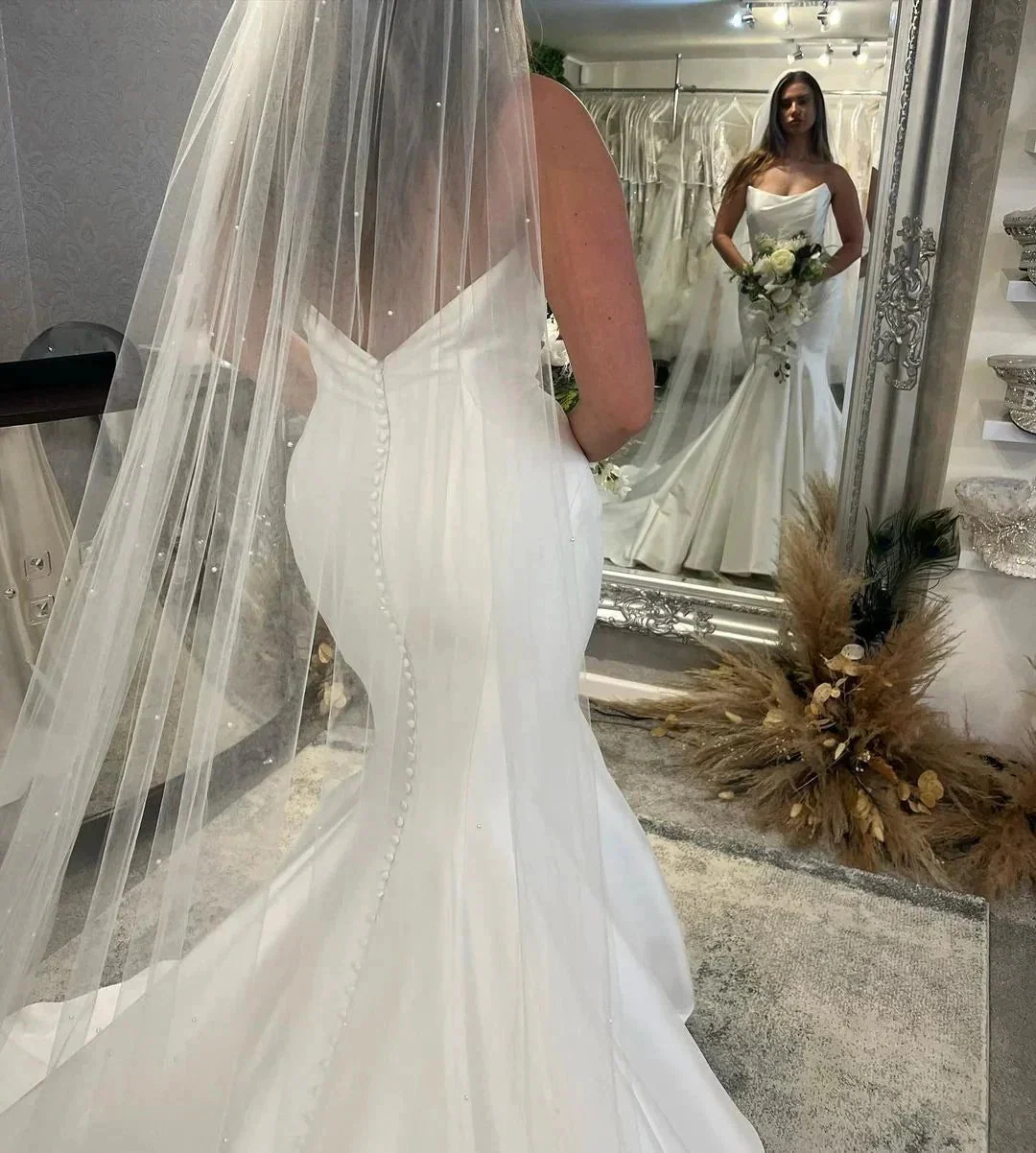 Elegant Floor Length Sleeveless Mermaid Satin Wedding Dress with Ruffles - Image 3