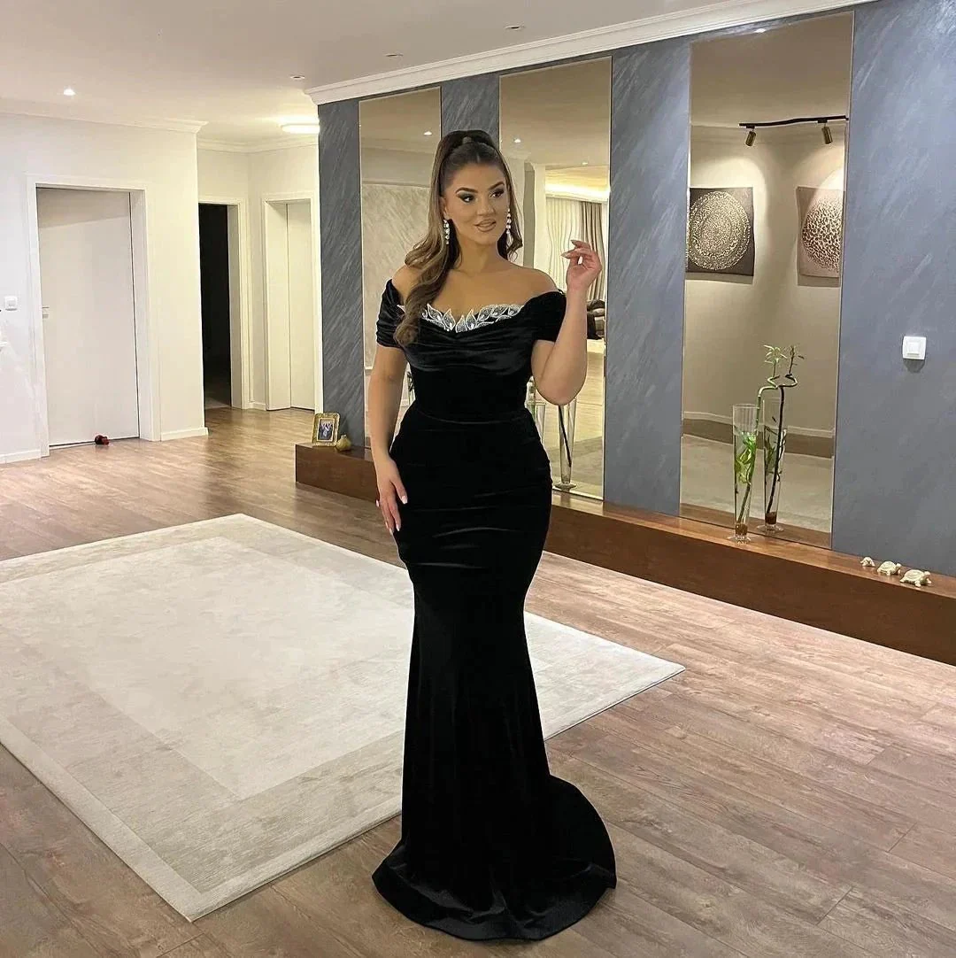 Elegant Floor Length Sweetheart Off-The -shoulder Black mermaid Prom Dress with Appliques - Image 2