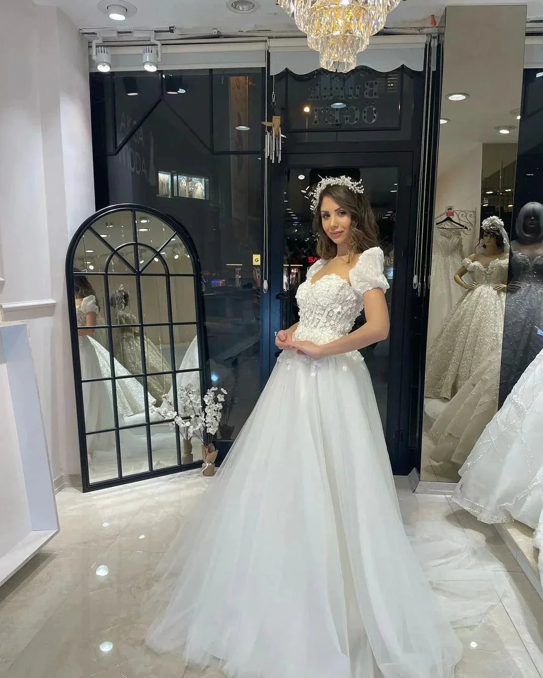 Elegant Floor Length Sweetheart Short Sleeves A-Line Tulle Wedding Dress - Image 2