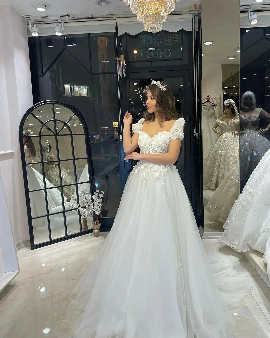 Elegant Floor Length Sweetheart Short Sleeves A-Line Tulle Wedding Dress - Image 5