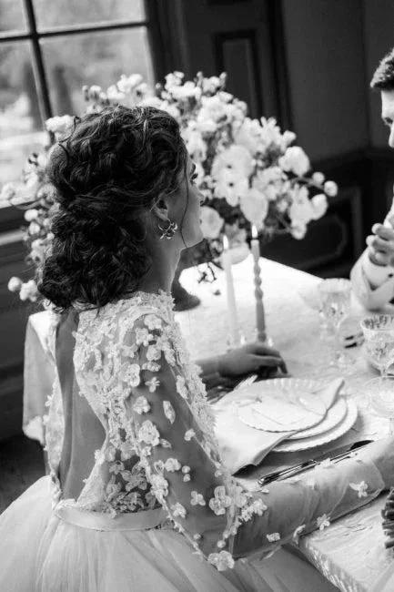 Elegant Hi-lo Lace Tulle Wedding Dresses With Long Sleeves - Image 3