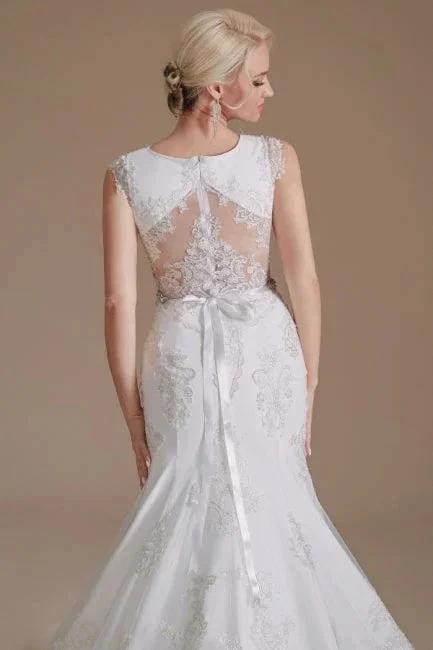 Elegant Jewel Sleeveless Mermaid Floor-Length Satin Wedding Dresses with Lace - Image 5