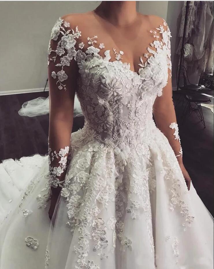Elegant Long A-Line Bateau Appliques Lace Wedding Dress with Sleeves - Image 2