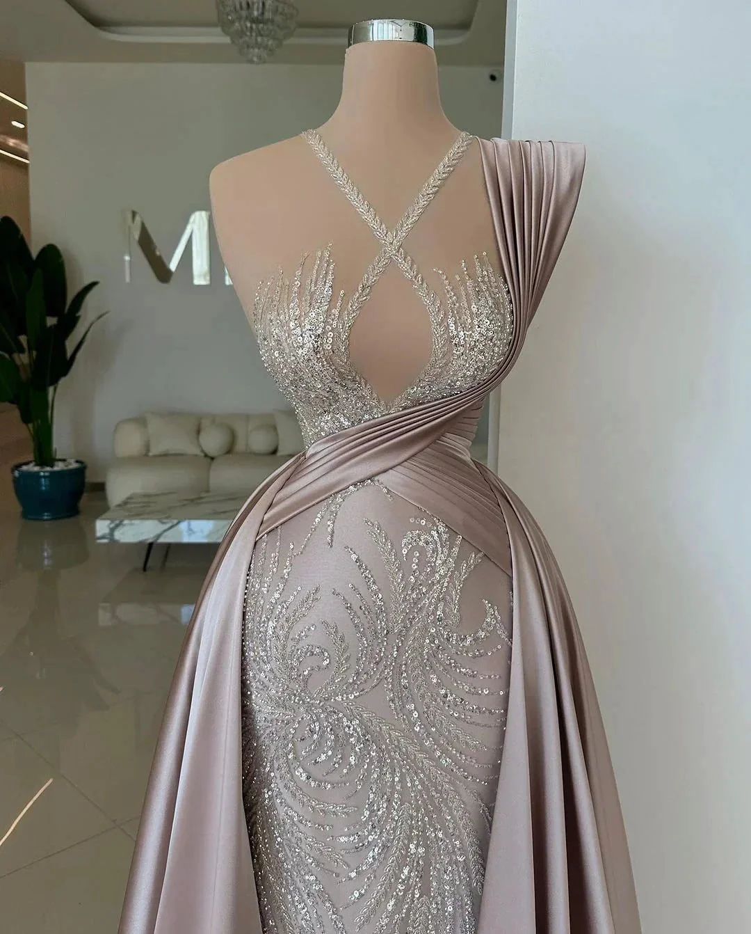 Elegant Long A-line Sequined Lace Sleeveless Satin Prom Dress - Image 2
