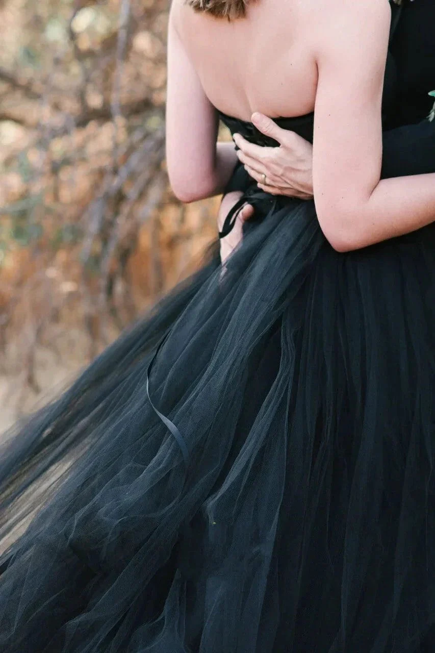 Elegant Long A-line Strapless Tulle Black Wedding Dress - Image 3