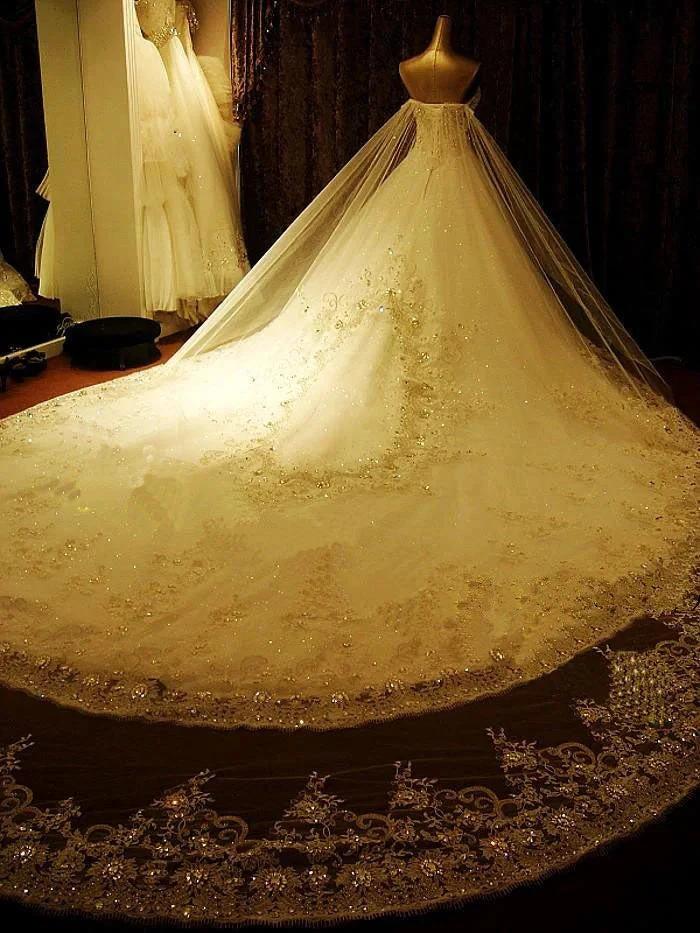 Elegant Long A Line Sweetheart Appliques Crystal Beading Wedding Dress - Image 2