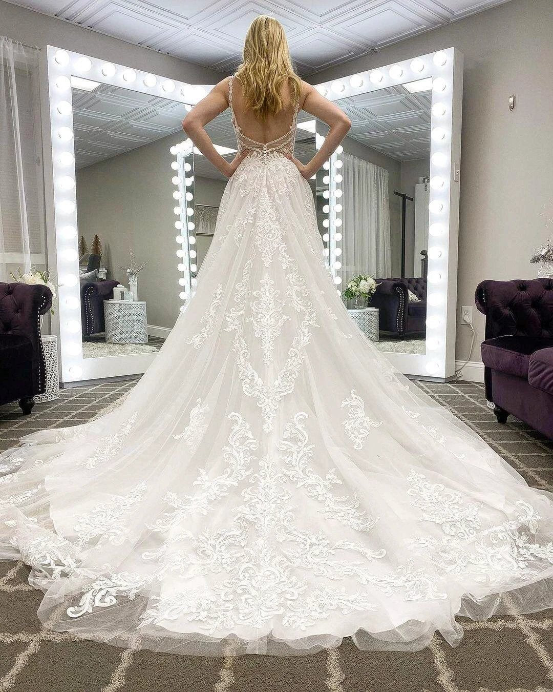 Elegant Long A-line V-neck Appliques Lace Tulle Backless Wedding Dress - Image 2