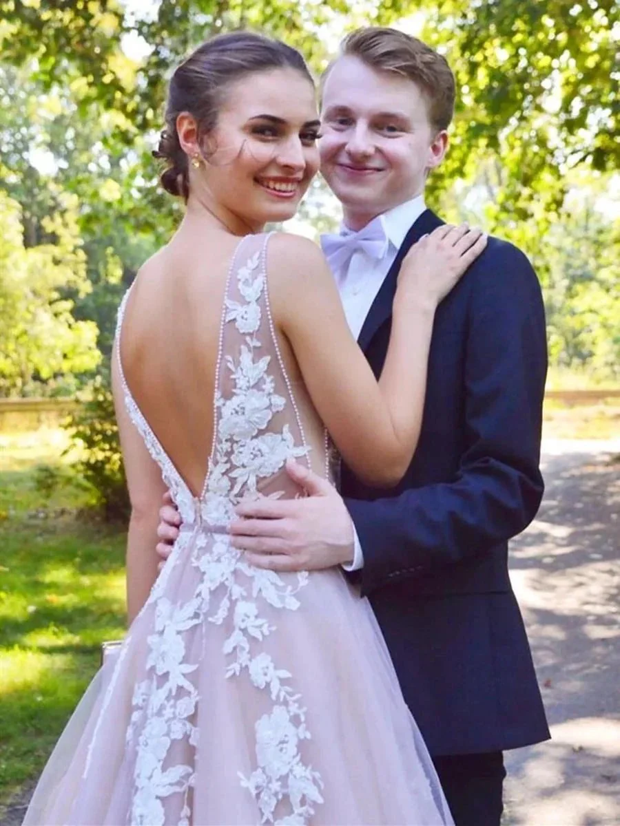 Elegant Long A-line V-neck Tulle Lace Backless Formal Graduation Prom Dresses - Image 3