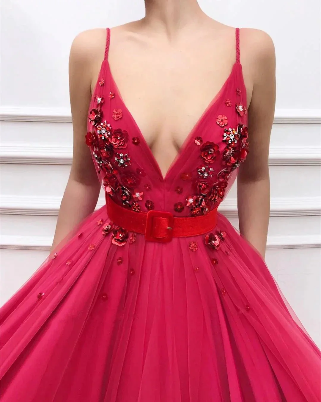 Elegant Long A-line V-neck Tulle Prom Dress - Image 2