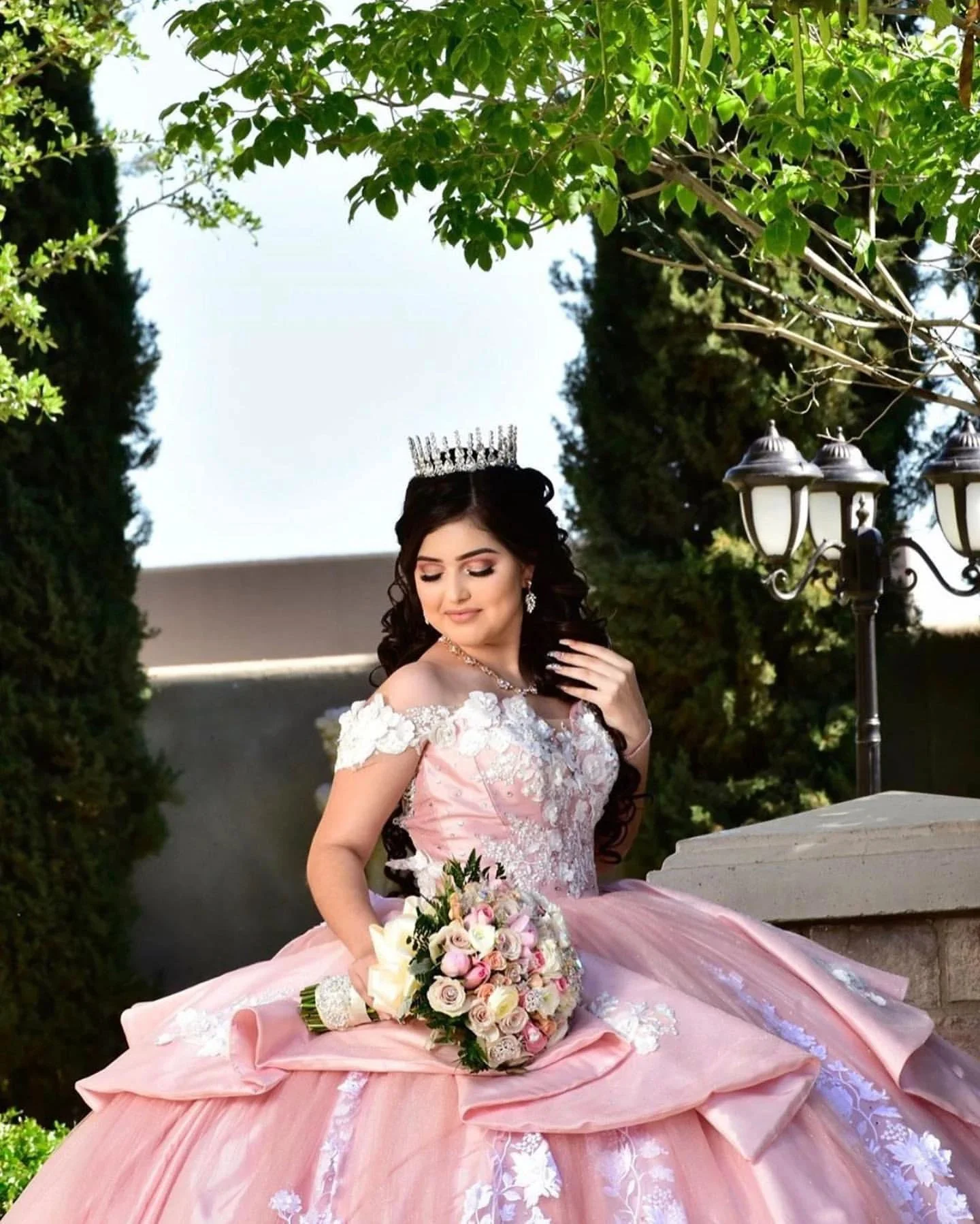 Elegant Long Ball Gown Off the Shoulder Appliques Lace Tulle Quinceanera Dress - Image 4