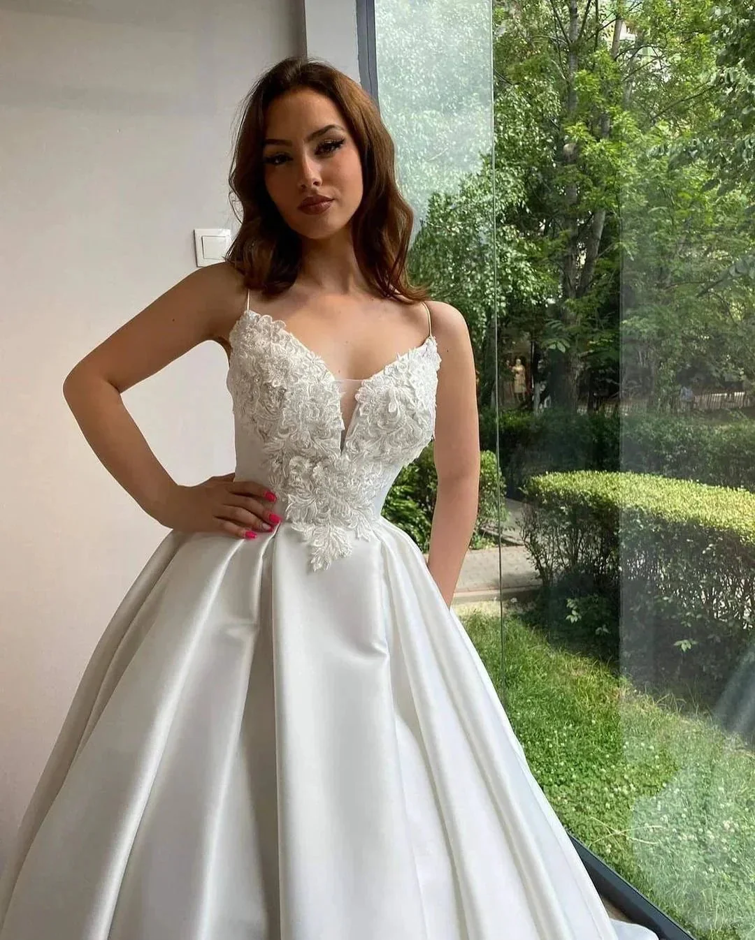 Elegant Long Ball Gowns Sweetheart Spaghetti Straps Satin Wedding Dress - Image 3