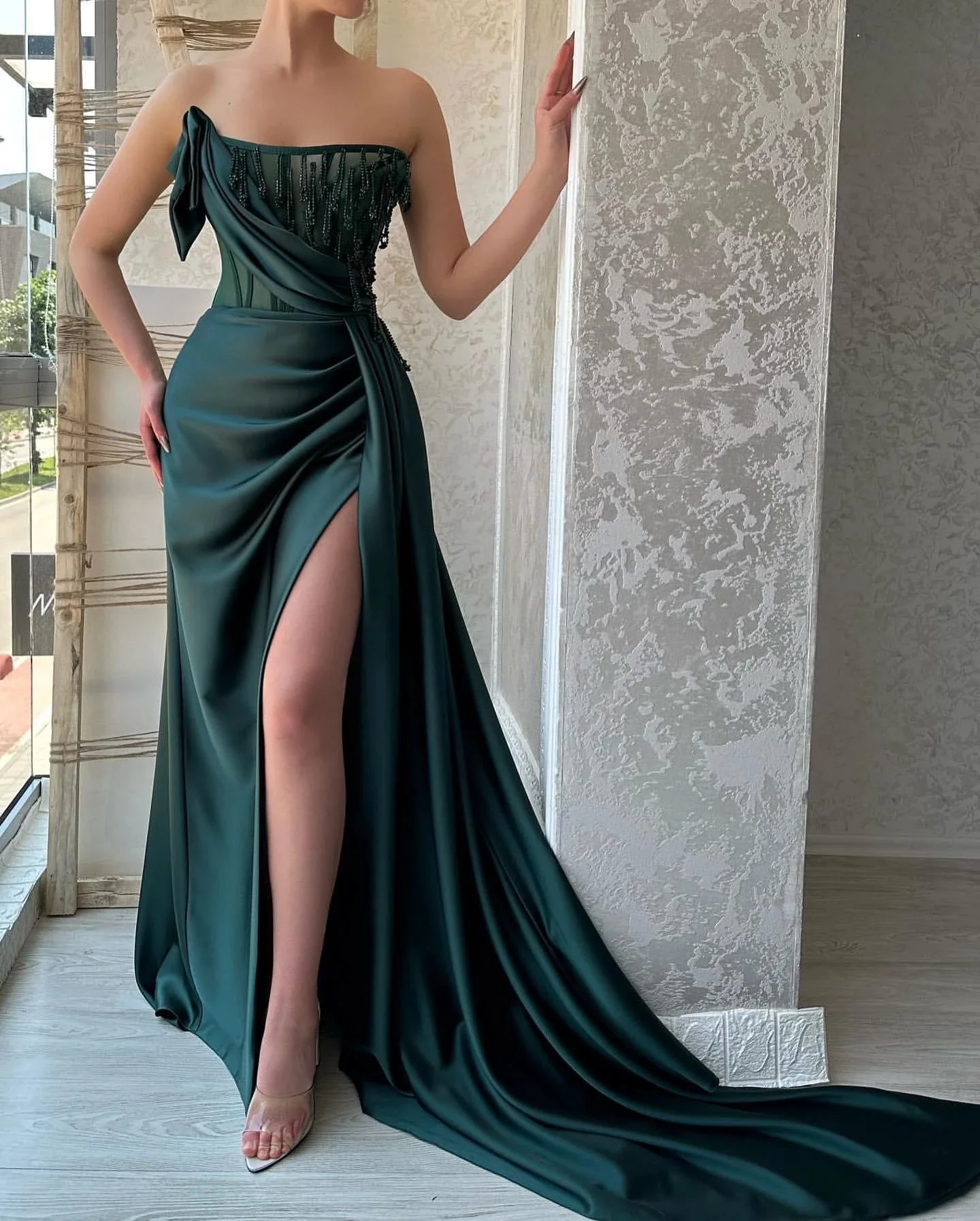 Elegant Long Dark Green A-line Sleeveless Beading Prom Dress With Slit - Image 3